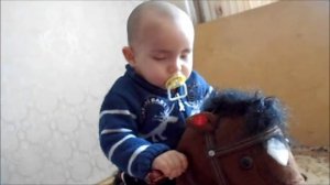 Детский прикол. Спящий малыш