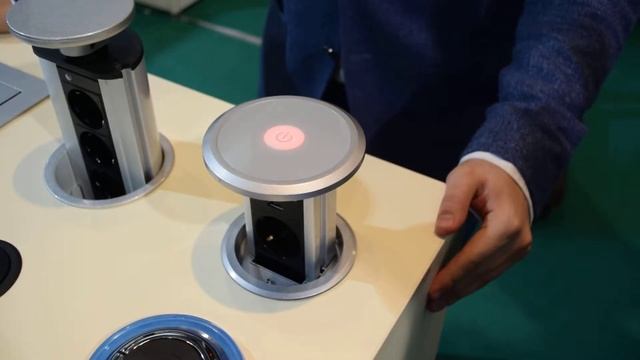 Розетки в столешнице с электроприводом смотреть онлайн