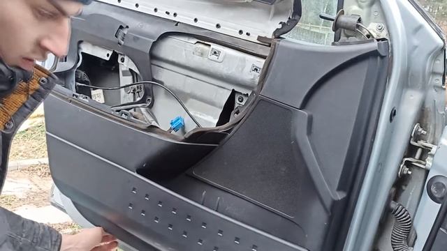 Как снять обшивку двери рено меган 2 смотреть онлайн