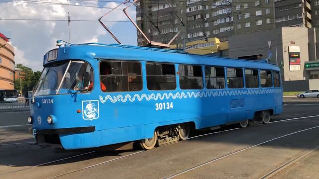 Трамвай "10" (МТТЧ (Tatra T3)) прибывает на остановку "Метро Щукинская" (14.07.2021) смотреть онлайн