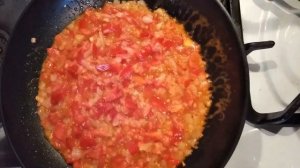 Быстрый омлет с помидорами