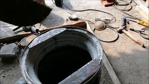 Печь буржуйка из колёсных дисков авто.