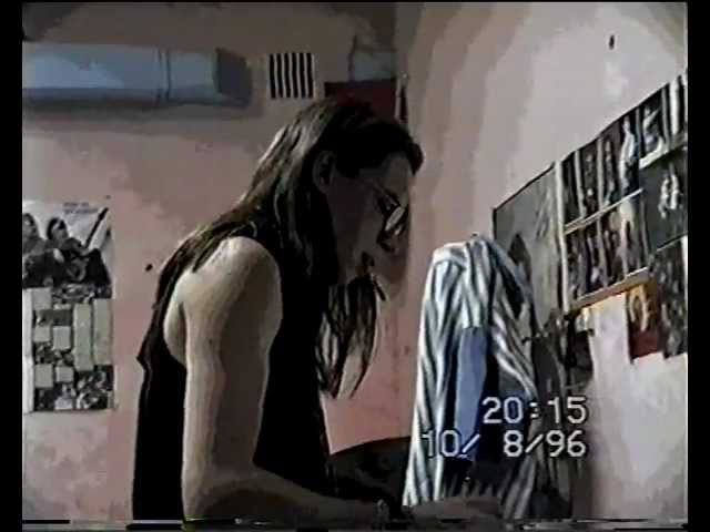 Пьянка после репитиции Шока. в легендарной общаге МТТ смотреть онлайн