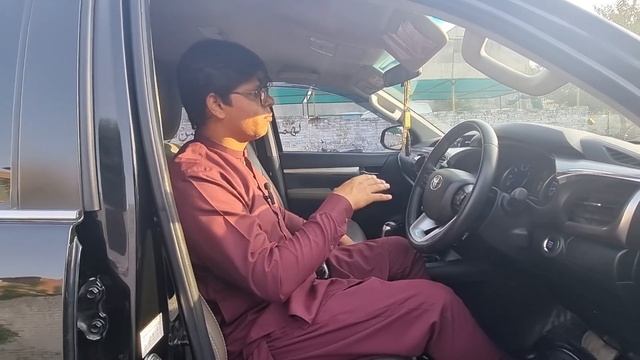 Toyota Hilux | Pre Facelift Model | Expert Review | Pakistan 4x4 King | @95wheel смотреть онлайн