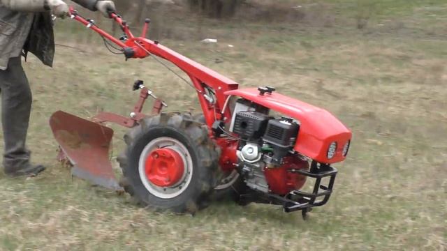 Мотоблок МТЗ | Вспашка целины Беларусом собственной сборки смотреть онлайн