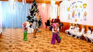 Танец гномиков с фонариками в детском саду (Новогодний утренник)