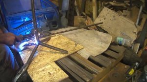 Телескопическая подставка для прожектора своими руками