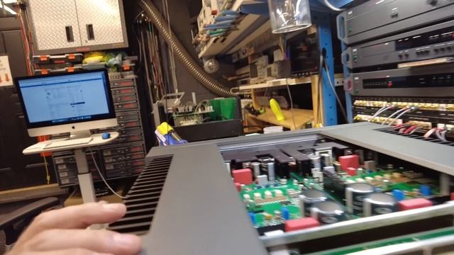 The Formidable T+A 3100HV Integrated Amp from Germany смотреть онлайн