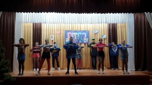 Флешмоб в стилі 90-х.