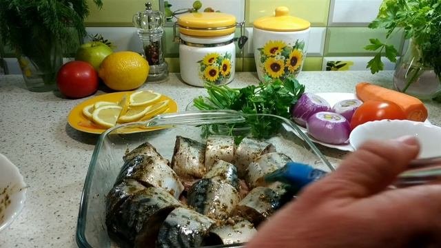 Скумбрия. Скумбрия в луковой корзинке. Запечённая скумбрия.
