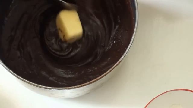 Как приготовить вкусные пончики .Пончики с шоколадной начинкой.