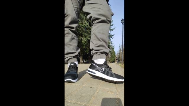 Текстильные кроссовки Nike серые