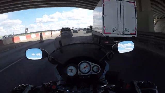 Рывок вперед на магистрали kawasaki zr7s