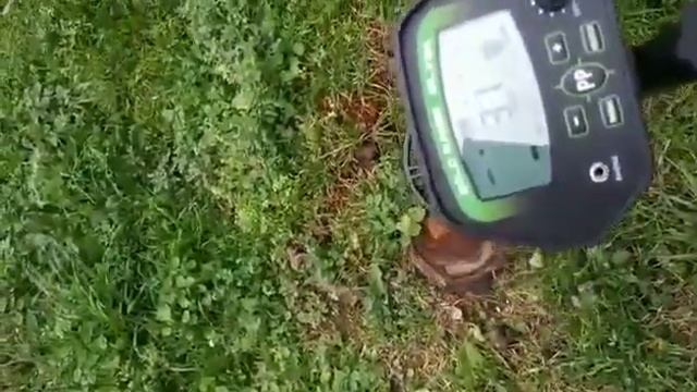 amzdeal Détecteur de Métaux 9,8 LCD Écran Metal Detector, une différence de son très importante p смотреть онлайн