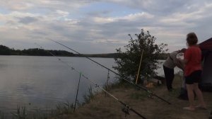 ОСИНОВСКИЙ ПРУД!!!ДЕНЬ ПЕРВЫЙ!РЫБАЛКА НА ТОЛСТОЛОБИКА!!!!