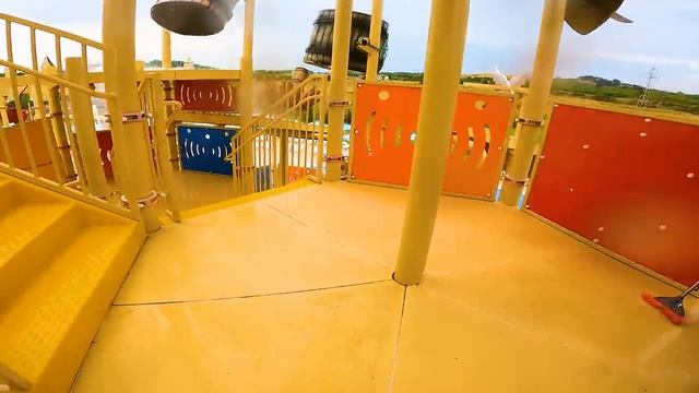 Kid's Black Hole Waterslide at Aquapark Neptun смотреть онлайн