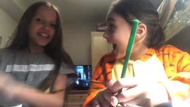 Делаем друг другу подарки для уточки из бумаги/подписывайтесь на ?ρꪮꪶ?ꪀꪖ? смотреть онлайн