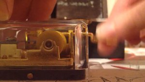 Pop! Goes the weasel ~ Real music box