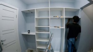 распашной встроенный шкаф // монтаж и сборка мебели
