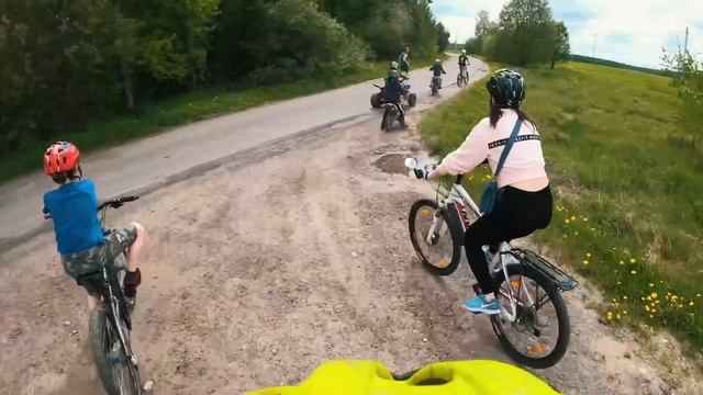 Как отлично провести выходные / выезд семьей на велосипедах смотреть онлайн