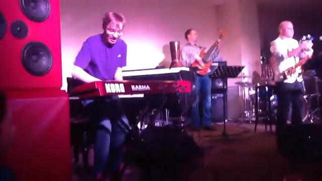 Alex Zavolokin & Alexander Dovgopoly "Pick up the pieces"