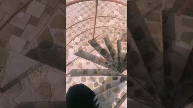как сделать винтовую лестницу на второй этаж, что нужно знать