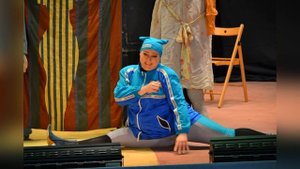 Марина Аронова раздвигает ноги на камеру!