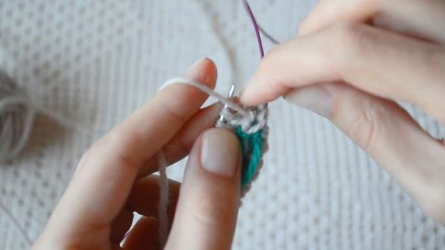 УДОБНЫЙ ЭЛАСТИЧНЫЙ НАБОР С ДОПОЛНИТЕЛЬНОЙ НИТЬЮ ДЛЯ РЕЗИНОК 2*2 И 1*1 ПО КРУГУ!!! || Начни вязать! смотреть онлайн