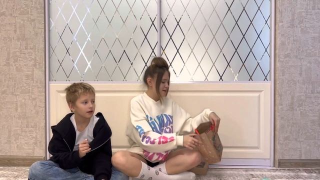 РАСПАКОВКА ПОДАРКОВ (ТАЙНЫЙ САНТА )?? смотреть онлайн