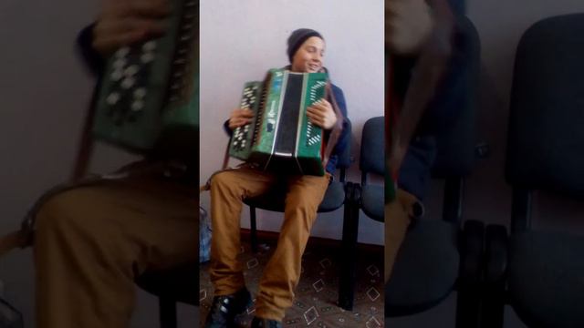 Цыганка Аза бёт баянистапочти до крови!!! смотреть онлайн