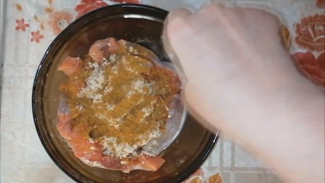 Рыба, запеченная в тарелочках из фольги. Безумно вкусно.