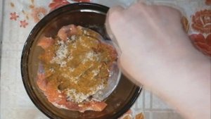 Рыба, запеченная в тарелочках из фольги. Безумно вкусно.