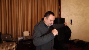 Вардан Урумян перед выступлением на свадьбе, разогрев.Армавир ресторан "Версаль"
