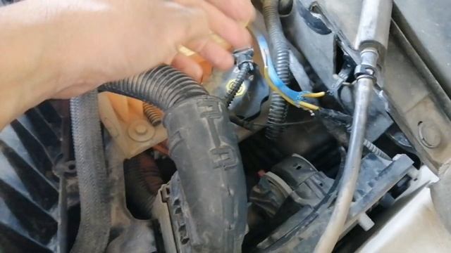 C0049: Low brake fluid indicated high voltage/open: GMC SIERRA 2020 смотреть онлайн