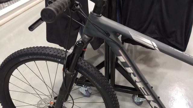 TREK BIKE | PRO CALIBER 9.6 2020 | MOUNTAIN BIKE | WALK AROUND смотреть онлайн