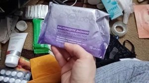 Содержимое сумочки обычной женщины, или зачем столько?