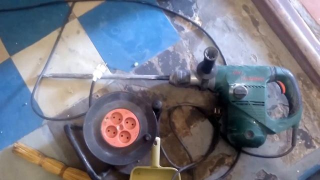 Сверление/бурение отверстий в бетонной плите перекрытия для электростояков