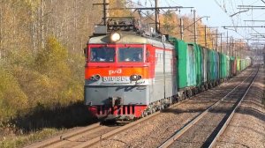 ВЛ10У-904 с грузовым поездом следует через о.п. Русановская