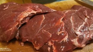 Мясо голов говяжье (щековина)