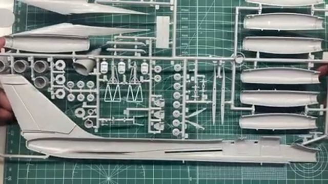 Italeri B-58 Hustler 1/72 Scale Model Aircraft смотреть онлайн