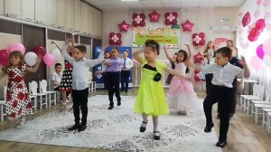 Танец на выпускном "Мы такие разные"