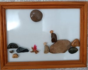 Картинки и поделки из мелких камней