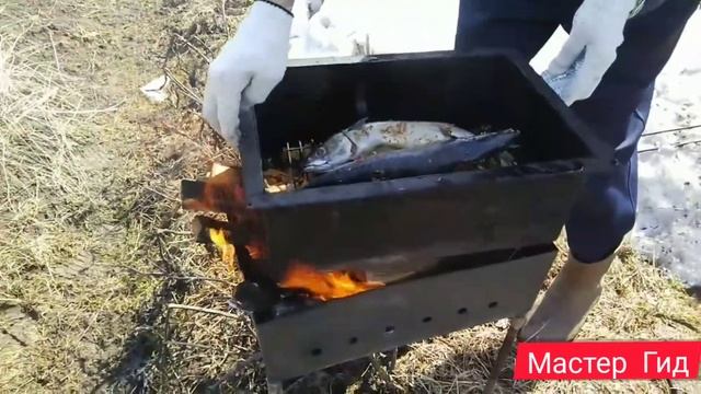 КАК УСТРОЕНА САМОДЕЛЬНАЯ КОПТИЛЬНЯ ГОРЯЧЕГО КОПЧЕНИЯ