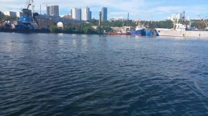 по воде на катере Владивосток
