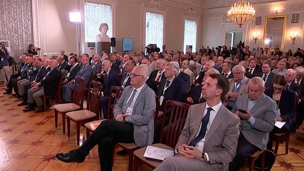 В Петербурге состоялось торжественное выездное заседание Президиума Российской академии наук