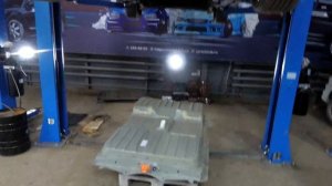 Замена ВВБ на Nissan LEAF ZE0.