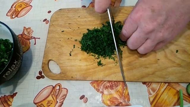 Слоеный салат с грибами и курицей "Стожок".