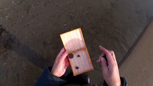 УШЛА ВОДА ОТКРЫЛИСЬ ЗАБРОШЕННЫЕ ДЕРЕВНИ. КОП ЦАРСКИХ МОНЕТ С МЕТАЛЛОИСКАТЕЛЕМ. НАХОДКИ СО ДНА РЕКИ.