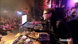 SKRILLEX LIVE AMAZING DUBSTEP HD