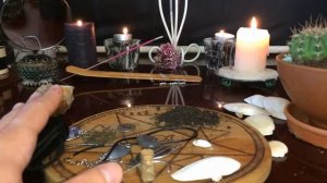 Талисманы и амулеты: как очистить и зарядить?